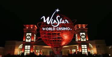 WinStar World Casino & Resort: Nachtansicht